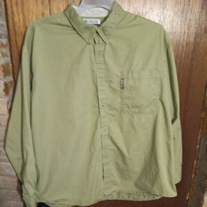 Columbia Green Casual Shirt with Long Sleeves and Relaxed Fit